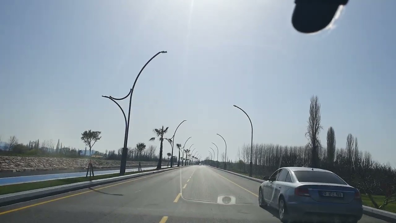 Yeni Ülkü Yolu. Edremit İlçe Merkezi Güzergahı İle Altınkum, Akçay Yol boyu görüntüsü.