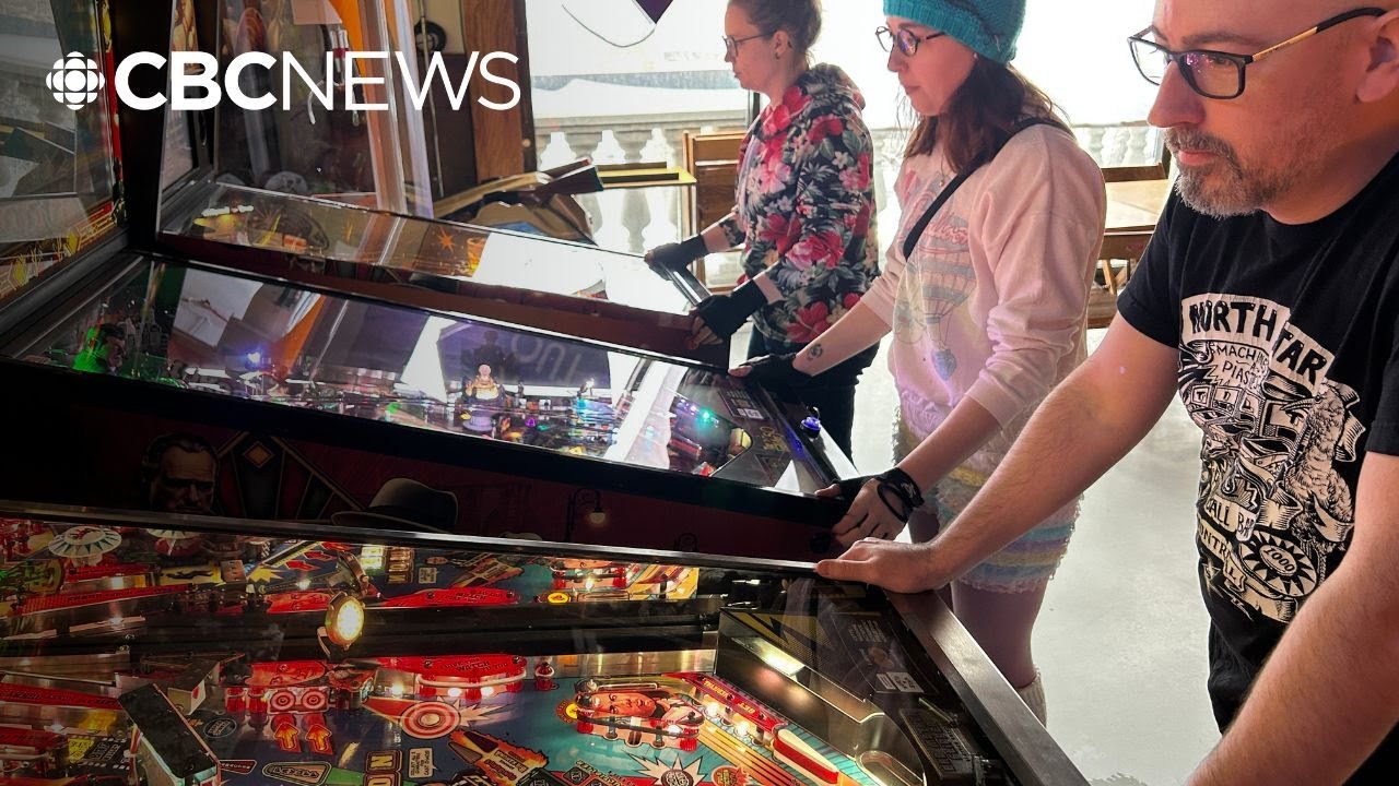 Gamers battle it out old school at Quebec pinball championships