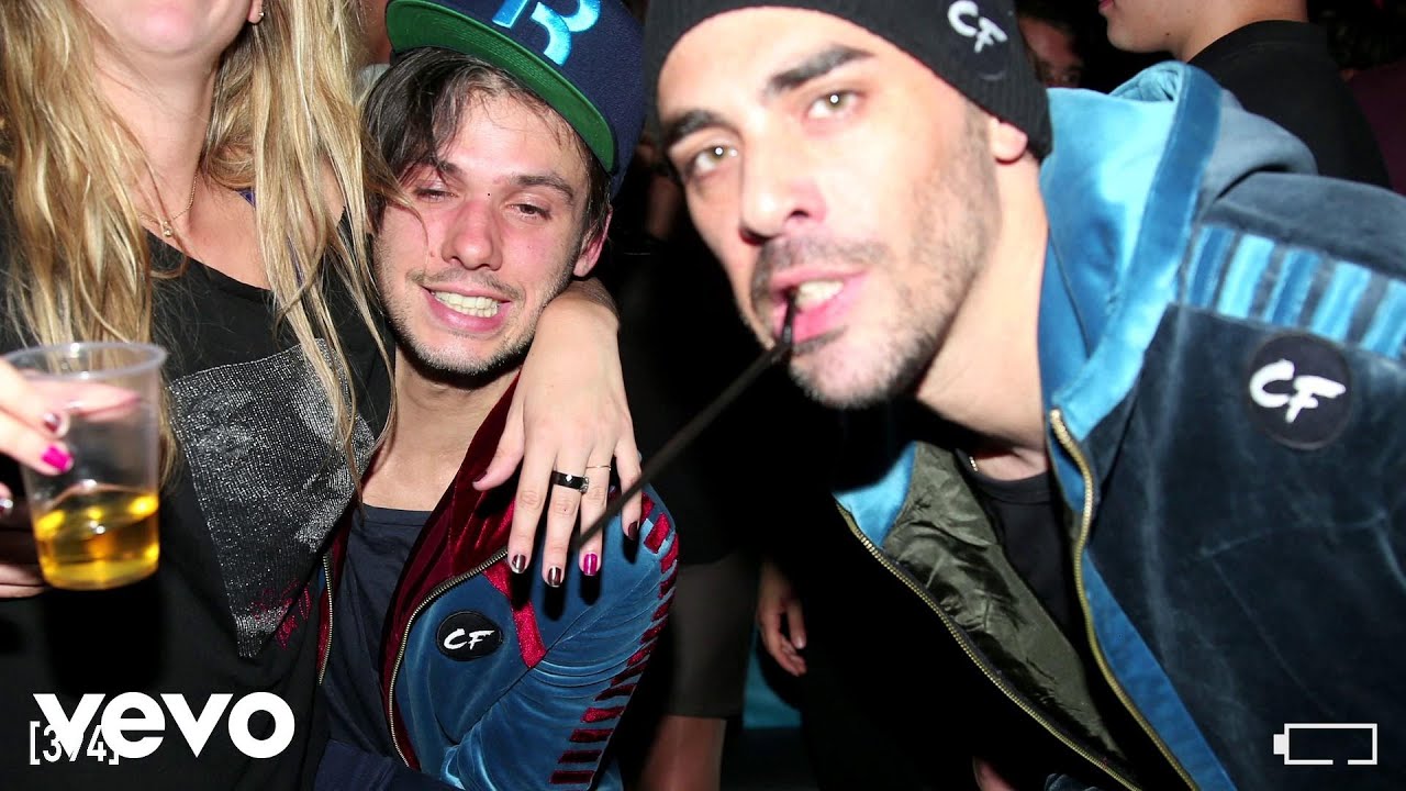 Casseurs Flowters - Bloqu&eacute; (Clip officiel)