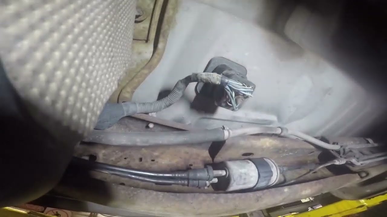 Ford Ranger 2001 года выпуска крутит стартер, но не заводится.