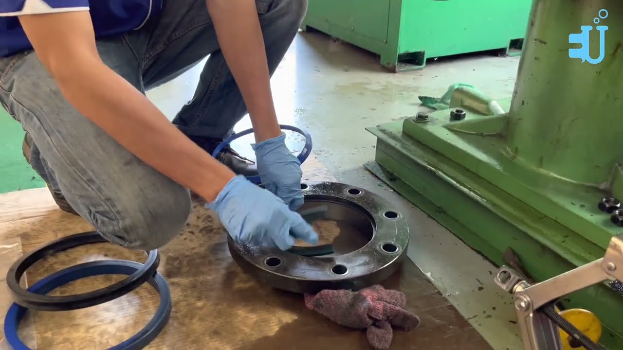 Episode 3  Replace Oil Seals For Compression Molding Machine