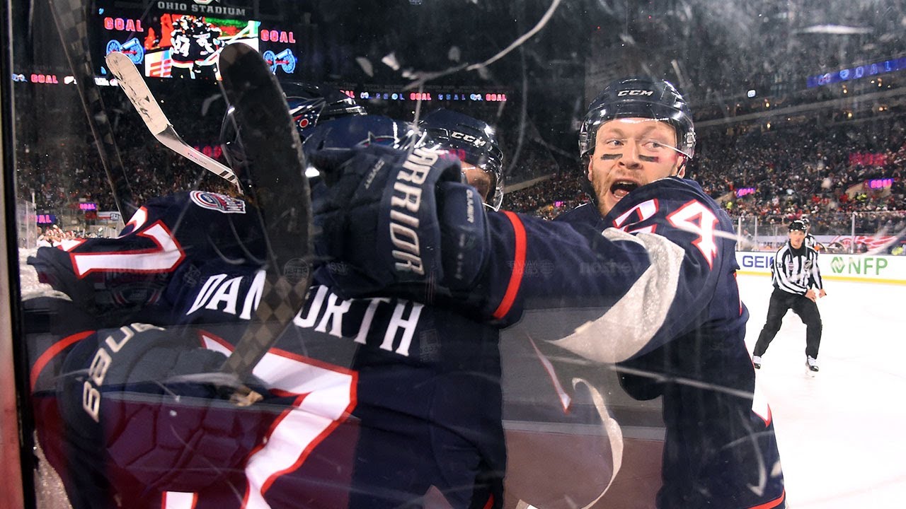 Columbus comes up CLUTCH in final minutes of Stadium Series 😱🥳