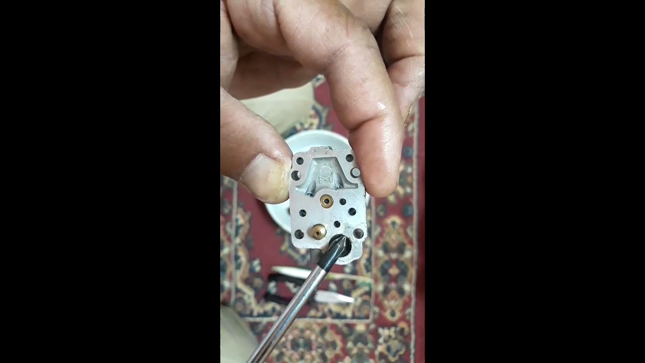 كيفية فك كربراتير محشة البرسيم والتعرف على اجزاؤه ( ج 1 ) How to decompose alfalfa mower carburetor
