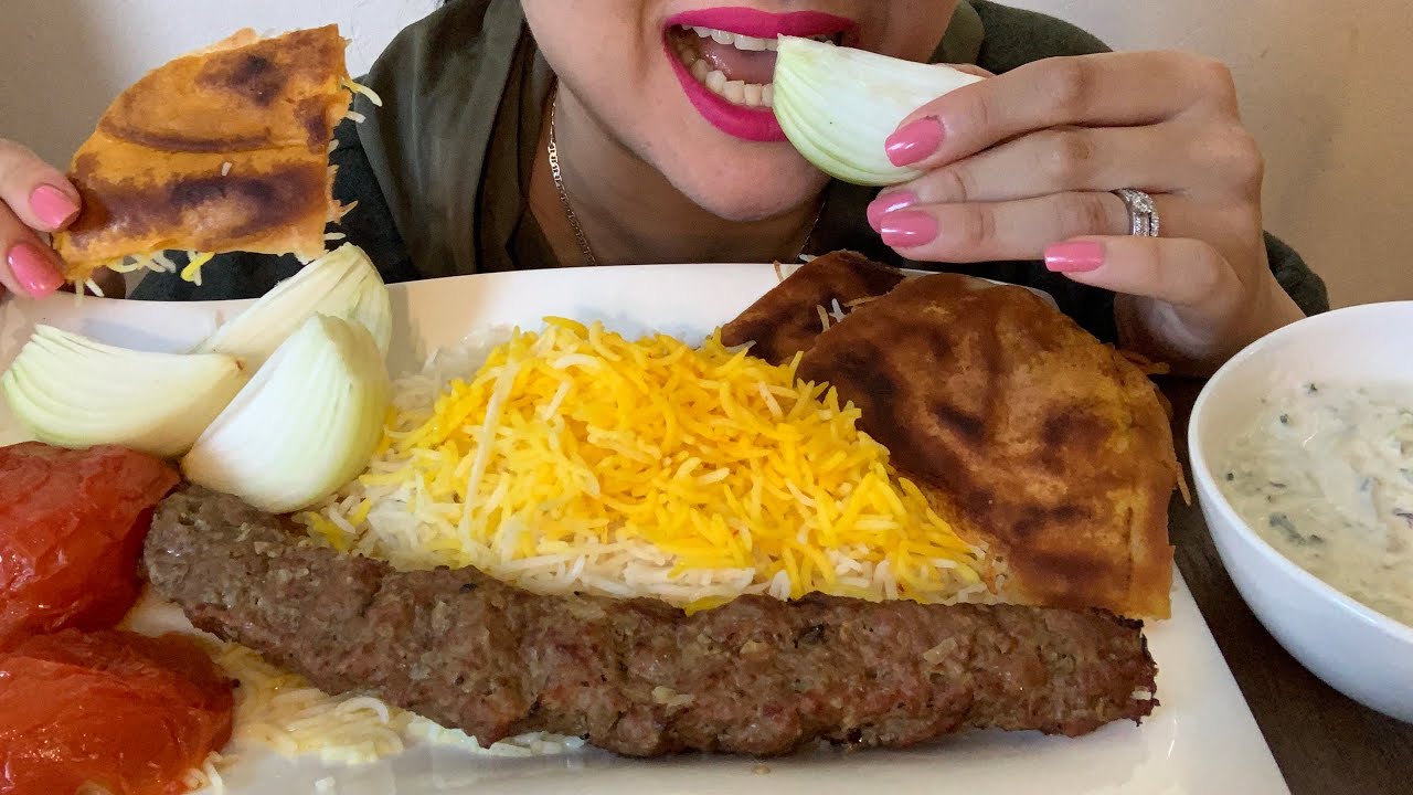 Asmr eating Persian Kebab Koobide with rice & onion| موکبانگ کباب کوبیده با برنج و پیاز