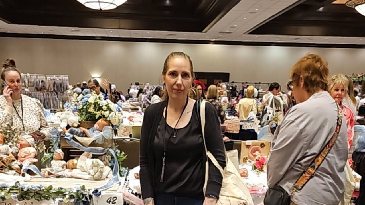 E-Borns  is live at the West Coast Doll Show!