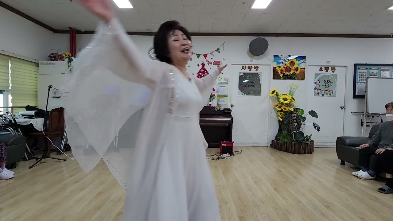 평안을 너에게 주노라 - 무용찬양 장부선 교수 / 마라나타홀리선교단 해피실버노인복지센터 공연