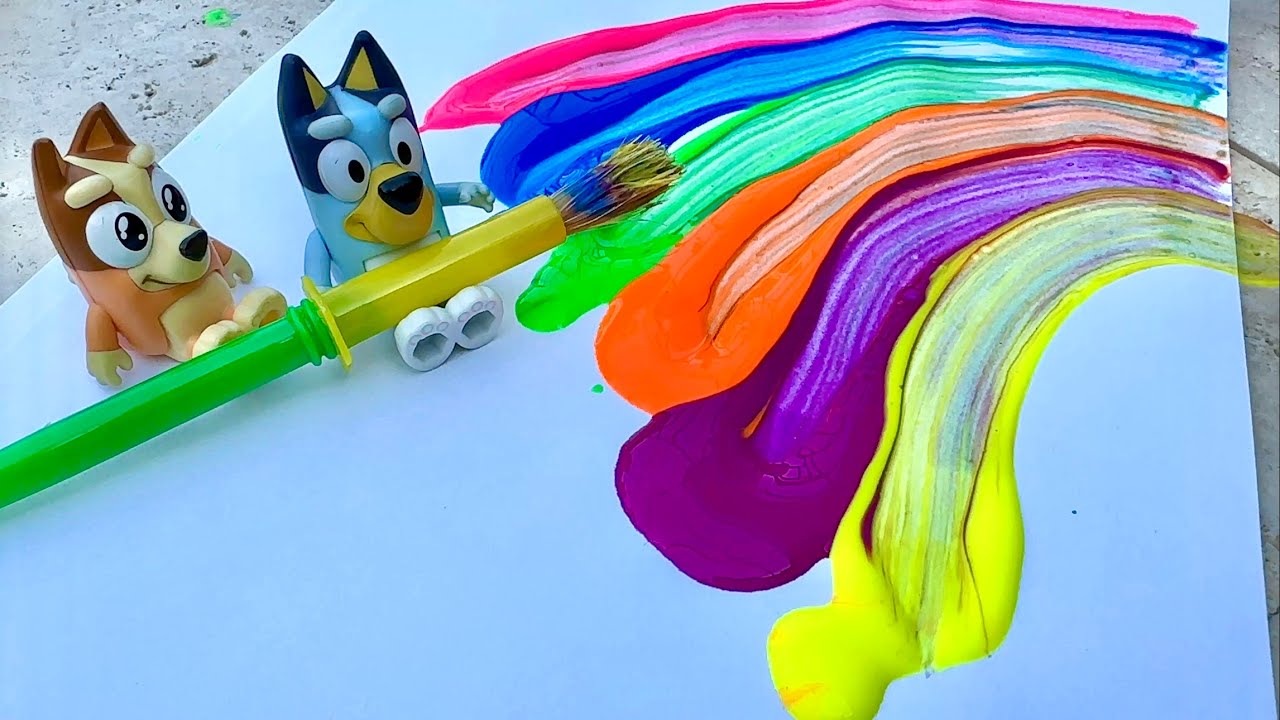 Bluey's Art Studio 🌈 painting with Bluey and Bingo - bluey toys pretend play