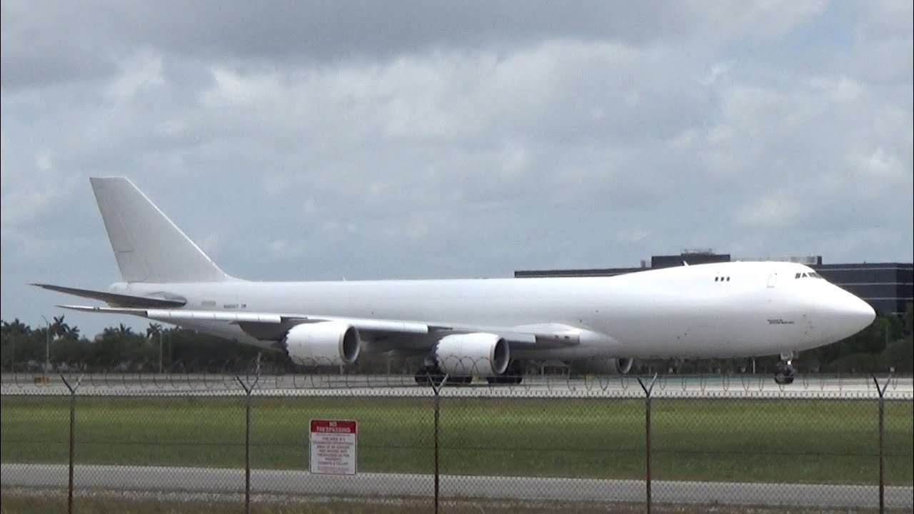 Atlas Air Boeing 747-83QF N865GT (cn 60118/1502)