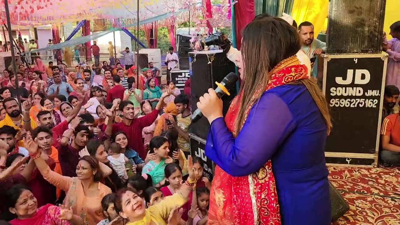 Lutti lutti batheri moj lutti Jado da tera Ladd fadeya| Varsha jamwal | Dhammi mata mandir | nagrota