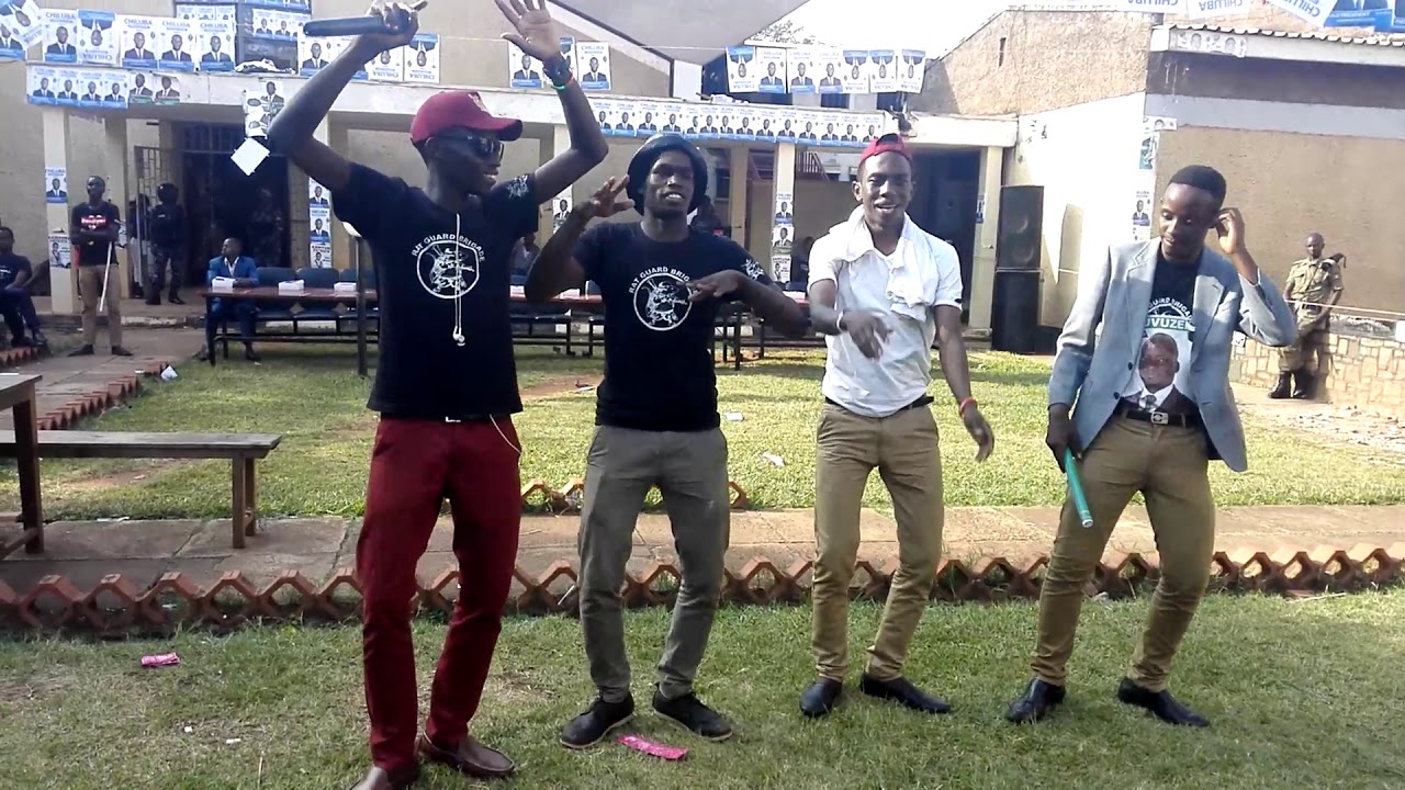 #Mitchelldancemakerere @bruceabahairwe kakiga