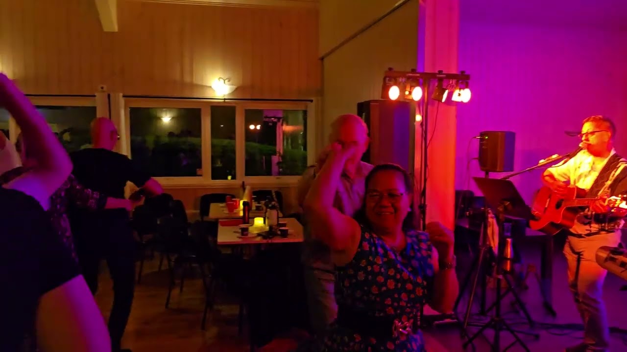 Den tid vi behöver med Hilde  & gutta Duo på Tirsdagsdansen Dansnytt Jan Tore Eriksen