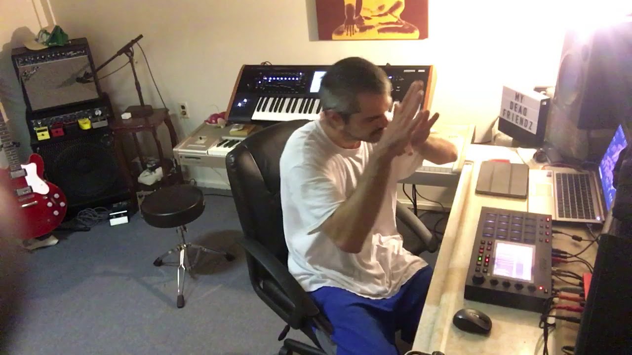 Making a HipHop Beat Sampling a Renaissance Choir - Akai MPC LIVE