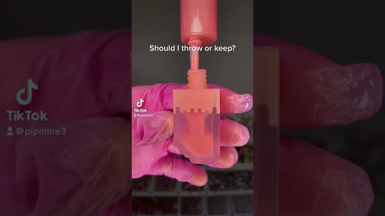Making trippy Popsicle lipglosses
