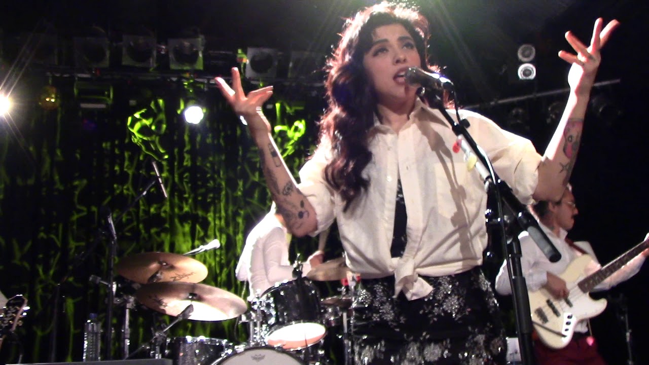 Mon Laferte en Berlín - Porqué me fui a enamorar de ti - nos puso a bailar a todos!  Full HD