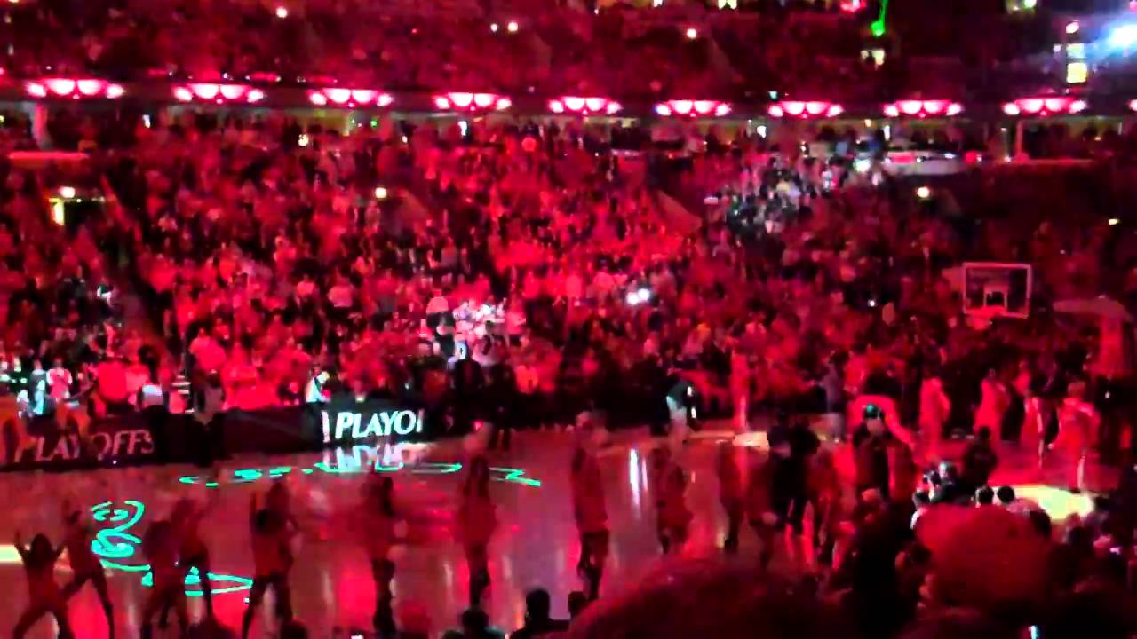CHICAGO BULLS STARTING LINEUP AT UNITED CENTER 4/18/2011