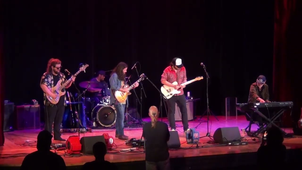 Eddie 9 Volt Shea Theater, august 24, 2025