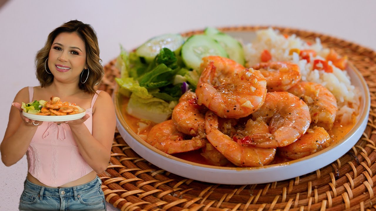 The Perfect 10 Minute Summer Recipe: CAMARONES AL MOJO DE AJO | Shrimp in Garlic Sauce