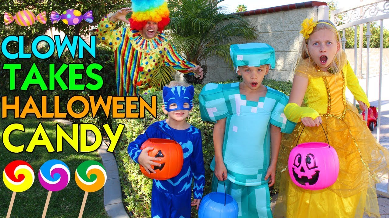 WHO TAKES OUR HALLOWEEN CANDY?! -- Family Fun Pack Skit