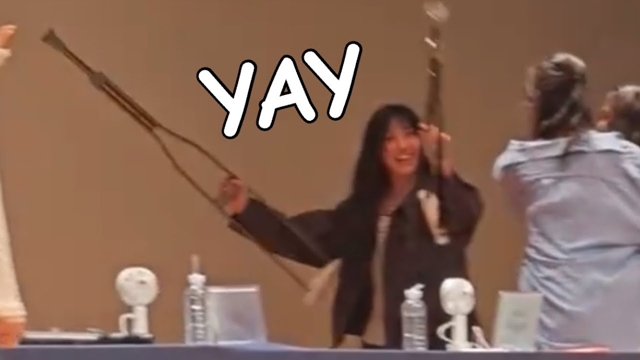 hyein is free from the crutches newjeans