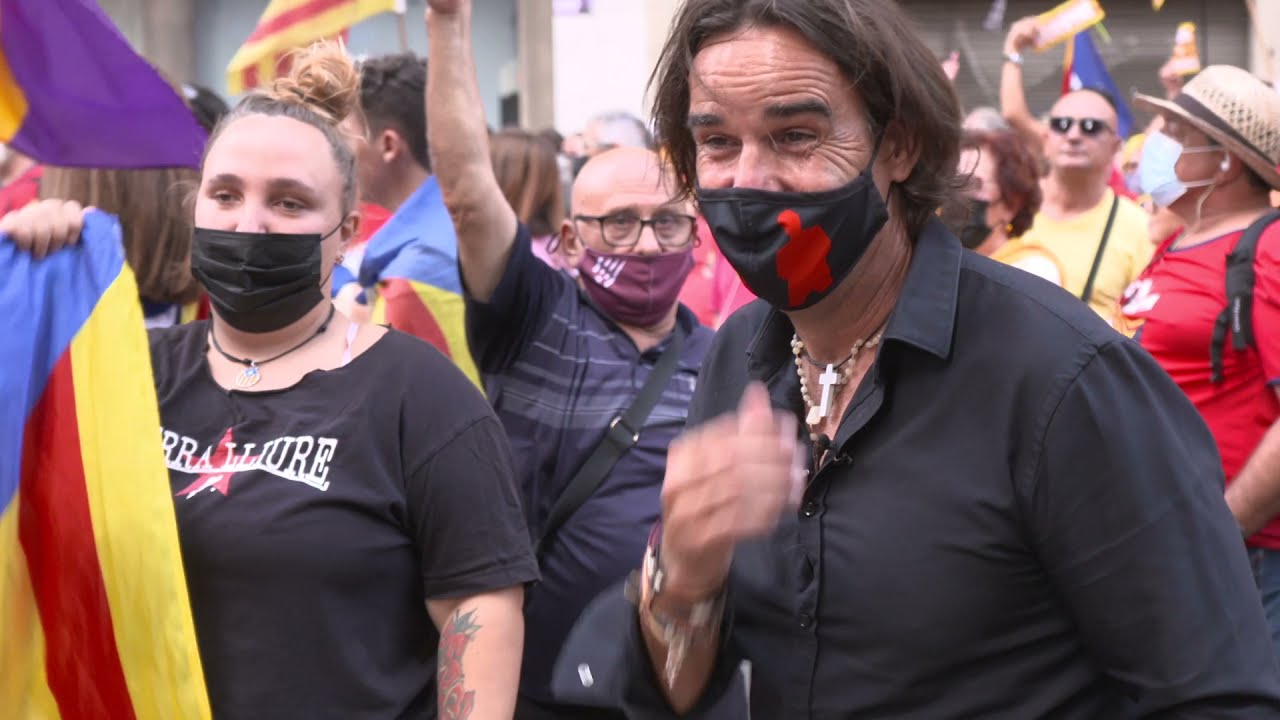 ACOSO a la POLICÍA NACIONAL desde el SEPARATISMO
