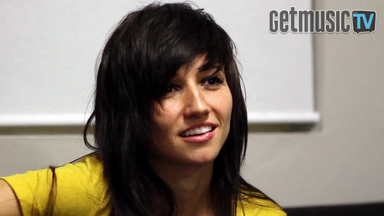 LIGHTS - Everybody Breaks A Glass (Getmusic Unplugged)