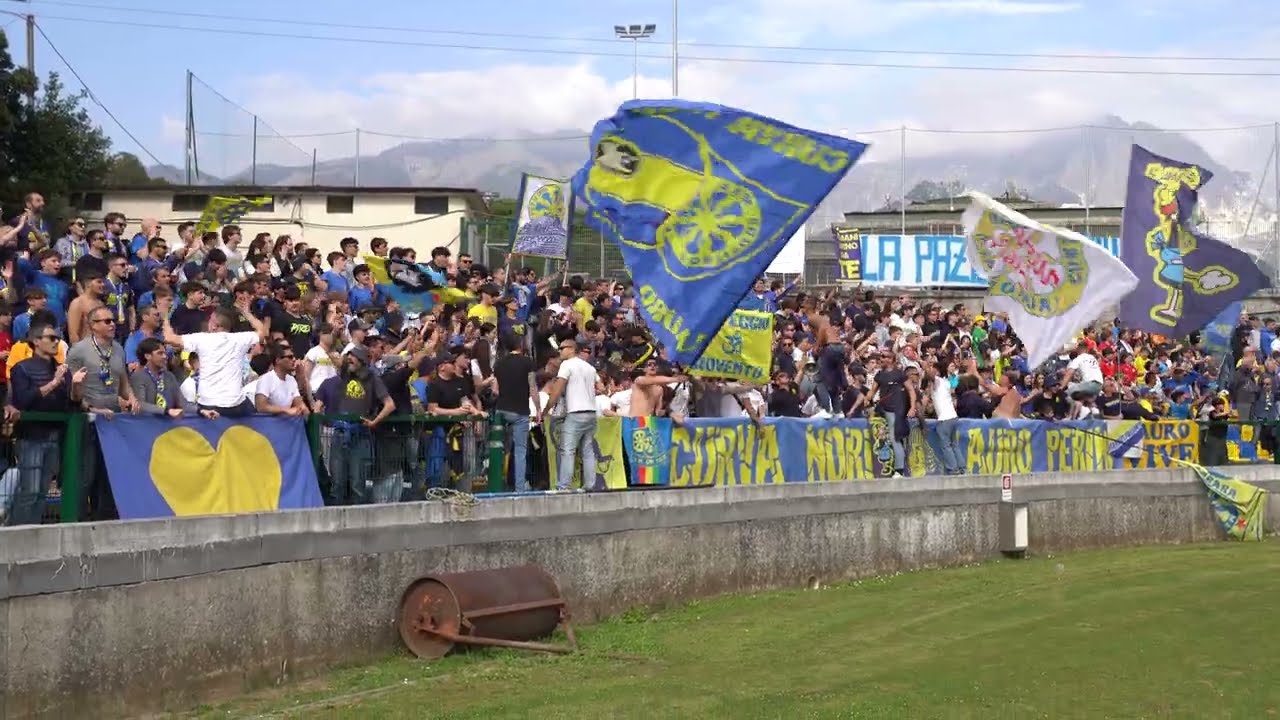 Che energia! Ultras curvanord  carrarese vs catanzaro