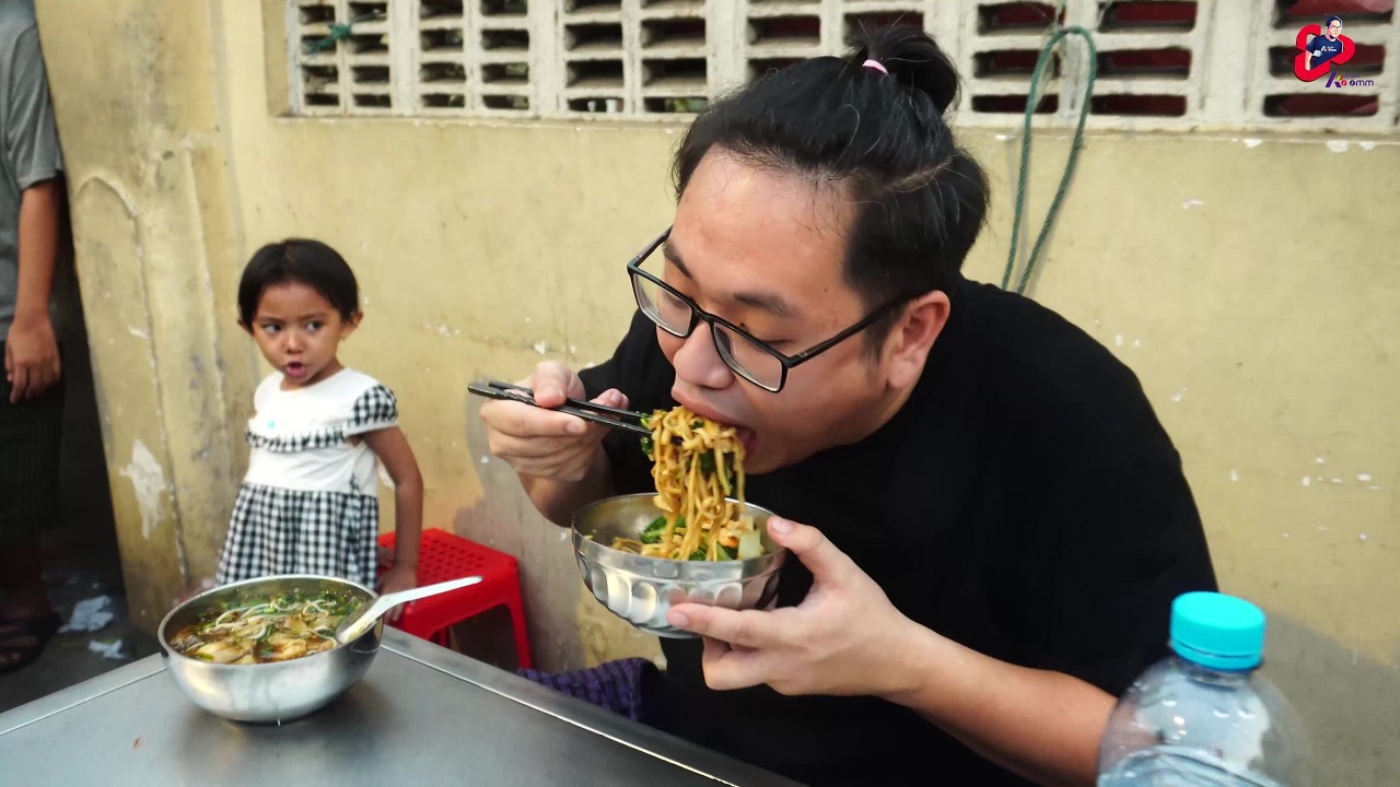 50 Cent Chicken Vermicelli Soup, Dumpling Soup & etc. - Lemme Explore 🤔