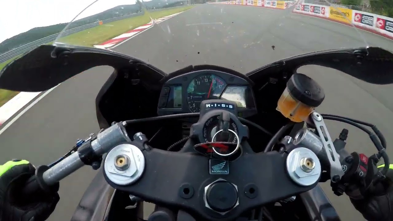 Riding with Slicks on a damp track l Rijeka l CBR 600 RR
