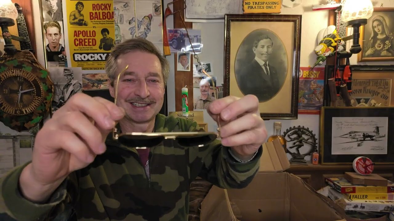 Großartige Zuschauer Geschenke auspacken