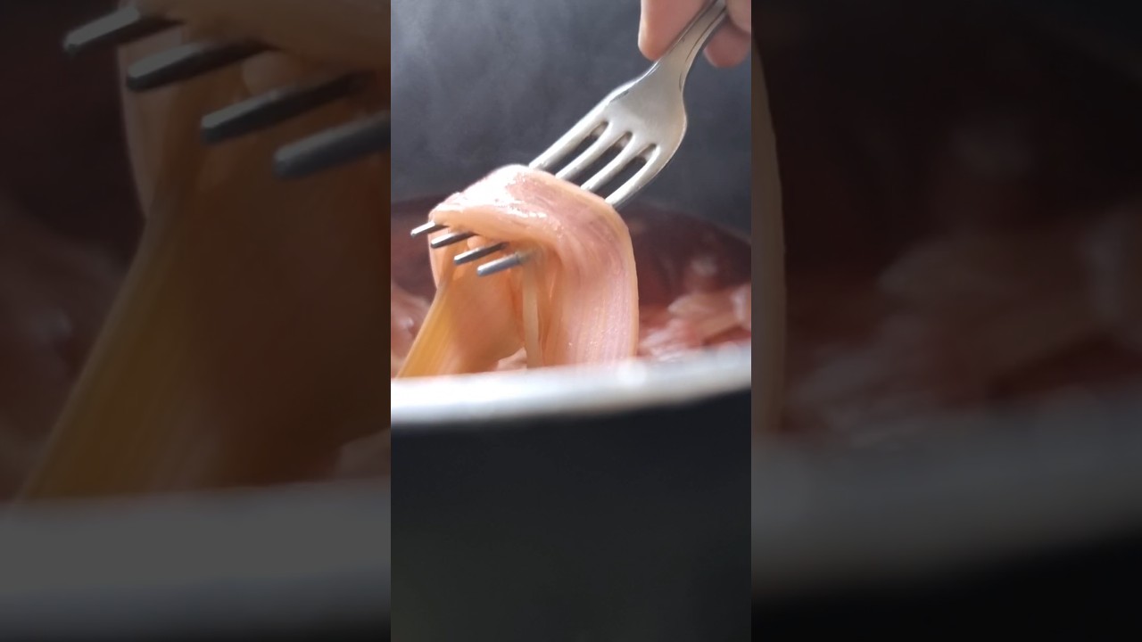 Rhubarbe poch&eacute;e #rhubarb #Recipe #pastry