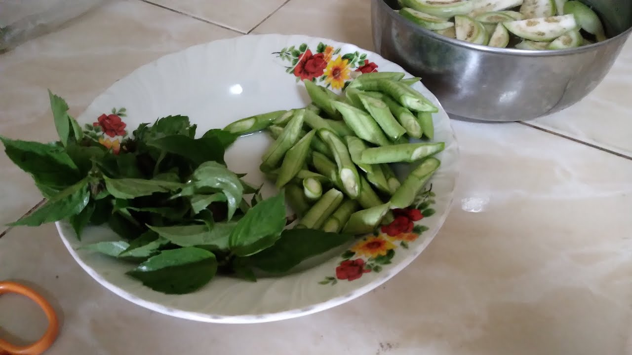 ผัดพริกแกงไก่แบบง่ายๆผ้ากัน