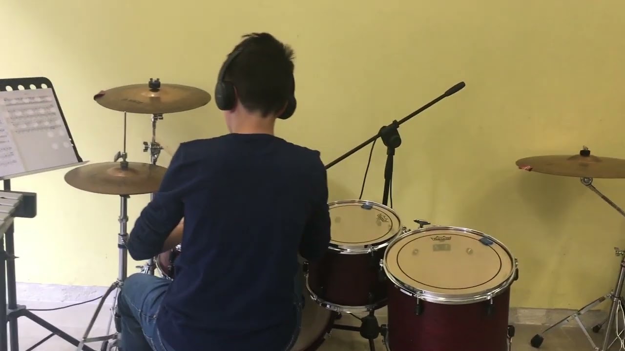 Leonardo Boriani 1B suona al vibrafono e alla batteria Shape of you di Ed Sheeran