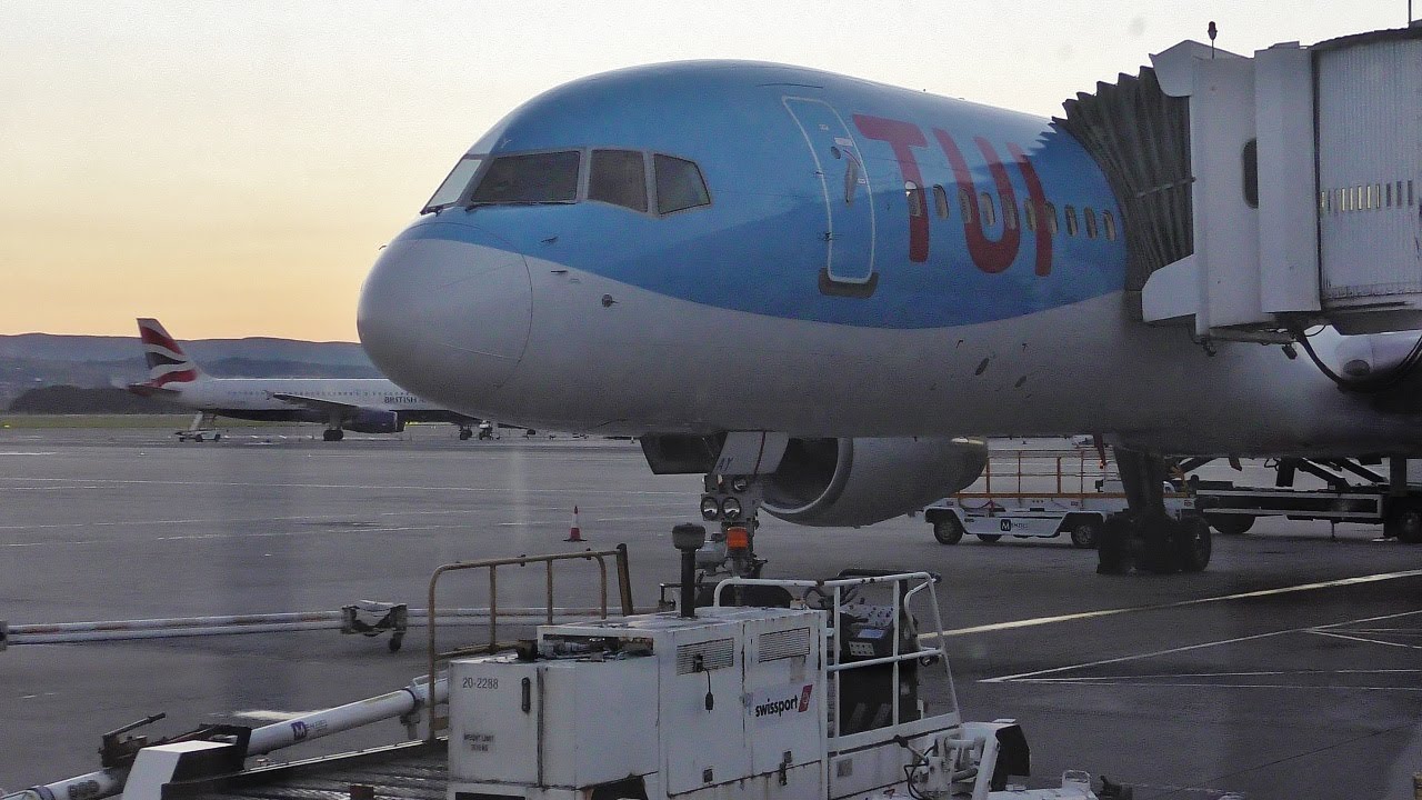 TRIPREPORT | TUI Airways Boeing 757-200 | EXTRA LEGROOM SEATS | Lanzarote to Glasgow