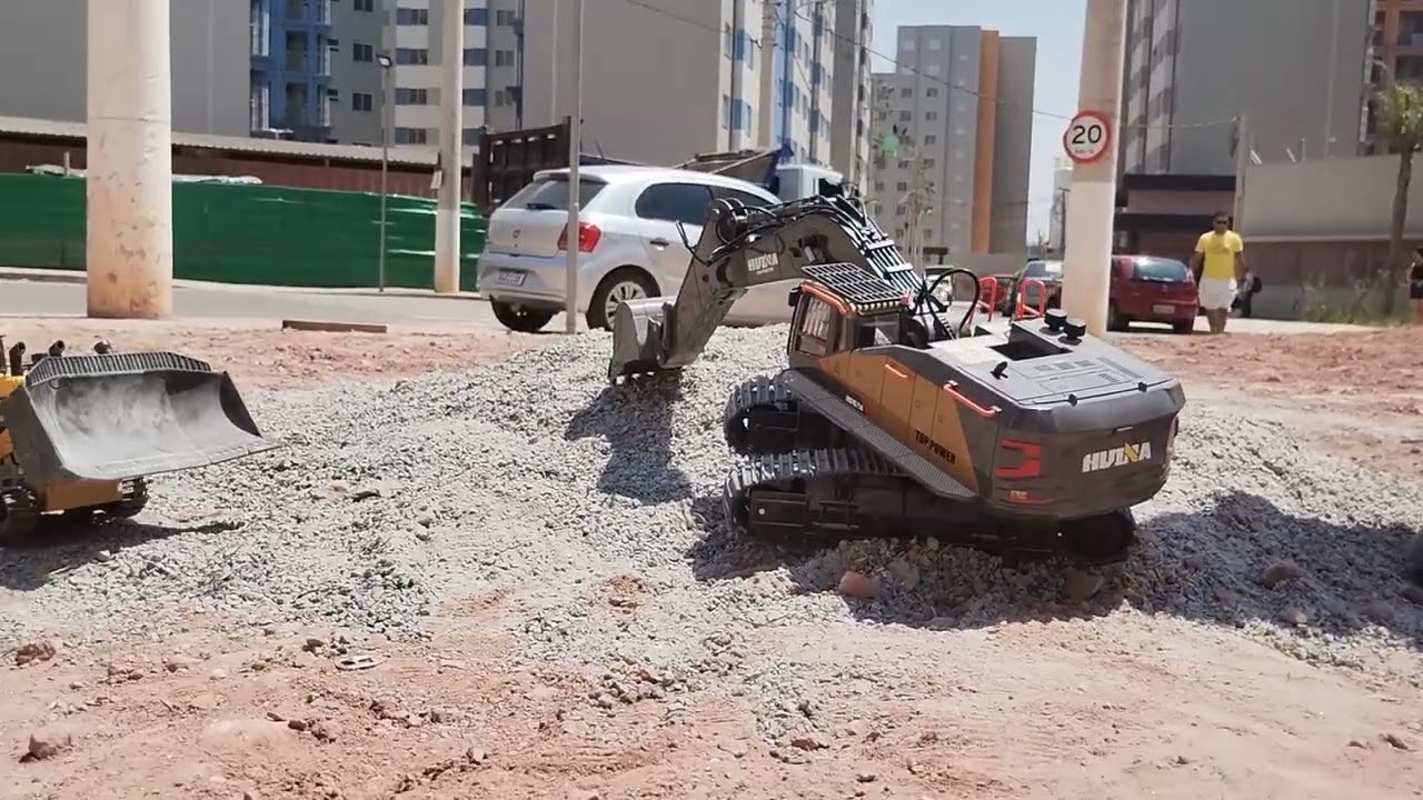 Huina 1592/1554 trabalhando a todo vapor 