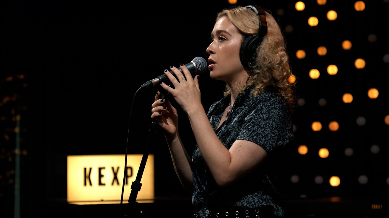 Blondshell - Tarmac (Live on KEXP)