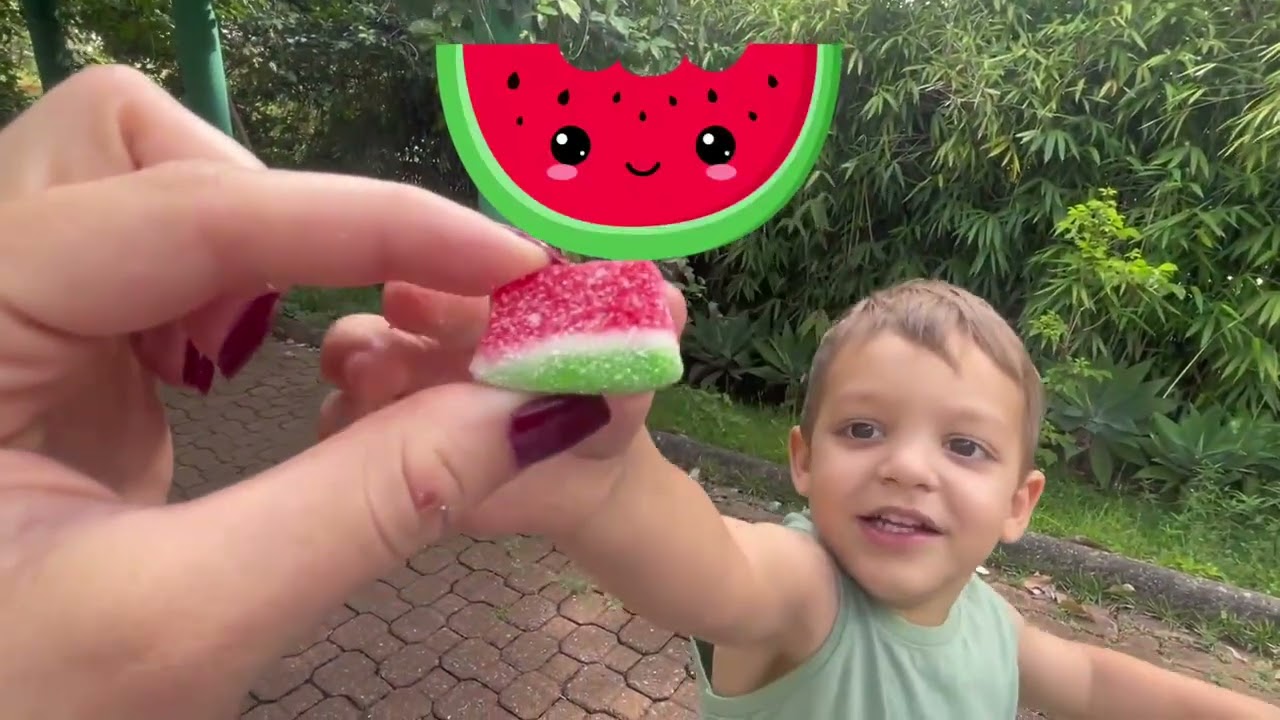 Provando bala FINI com meu priminho! 