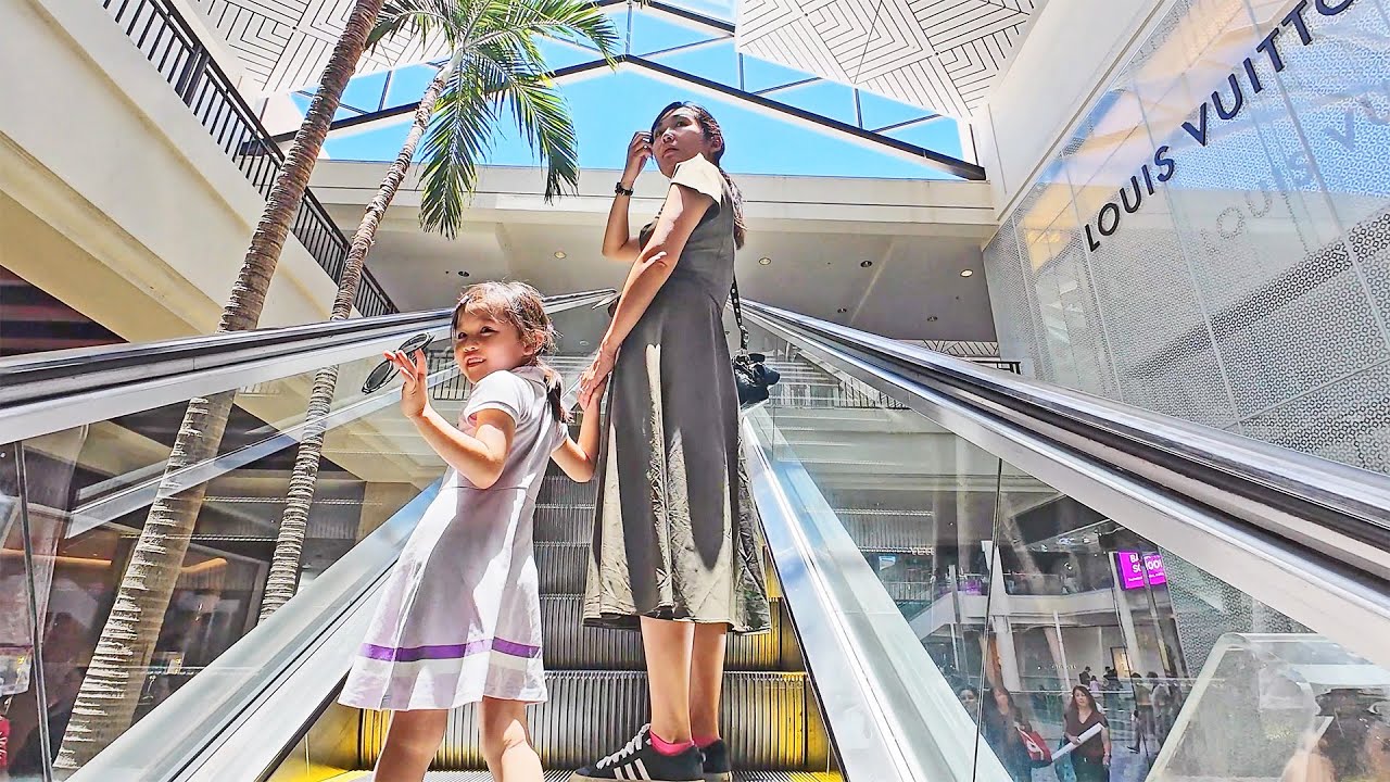 ALA MOANA SHOPPING CENTER - Walking Tour in Honolulu, Hawaii #walkingtour #honolulu #oahu