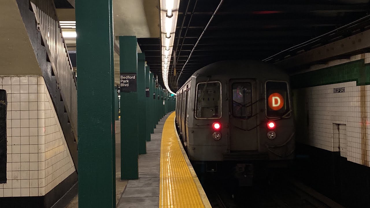 IND Concourse Line: R68 (D) Trains + NIS R68A @ Bedford Park Blvd