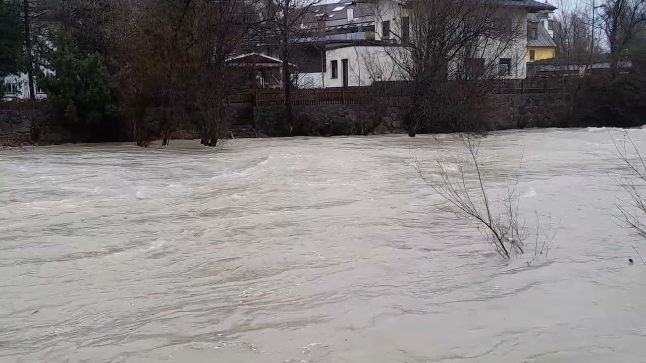 Wasserpegel steigt, 24.02.26, Brandenberger Ache, Kramsach, Tirol, Austria 