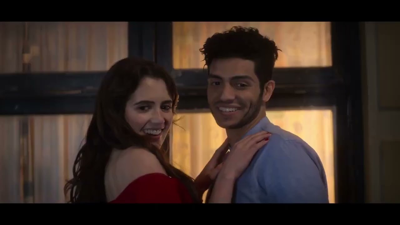 The Royal Treatment / Kiss Scene &mdash; Izzy and Thomas (Laura Marano and Mena Massoud)