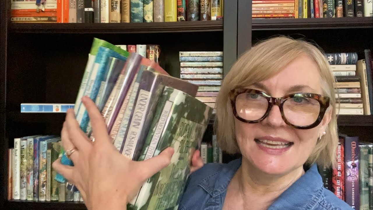 My Vintage Rosamunde Pilcher collection: shelf tour!