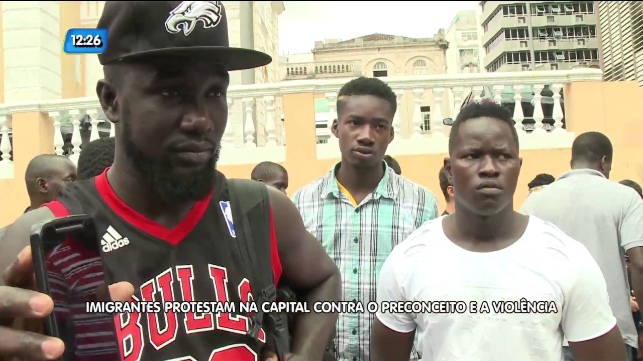 Imigrantes protestam contra o preconceito e a violência em Florianópolis