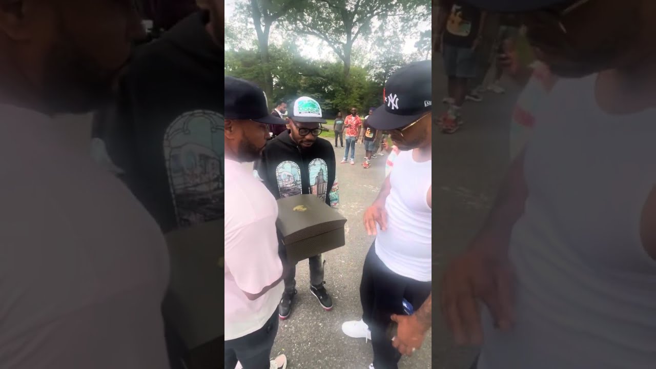  Juelz Santana gets his Tical Box 