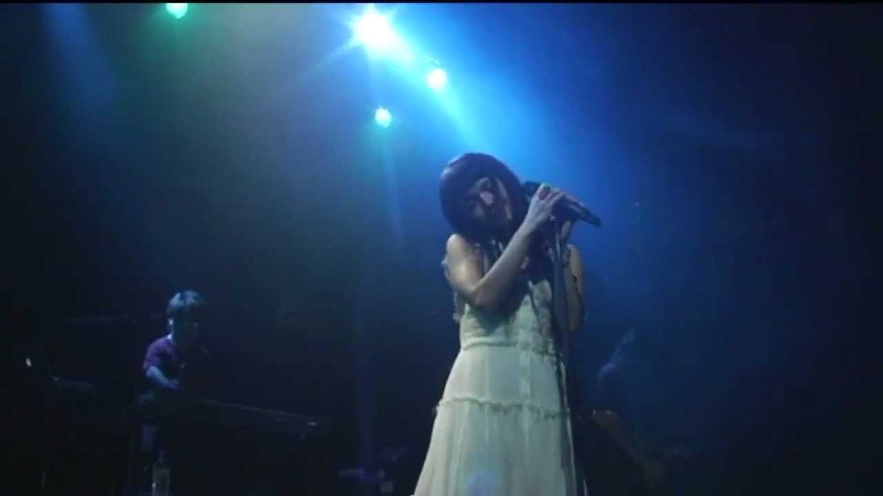 Olivia Lufkin - Alone In Our Castle (Live)