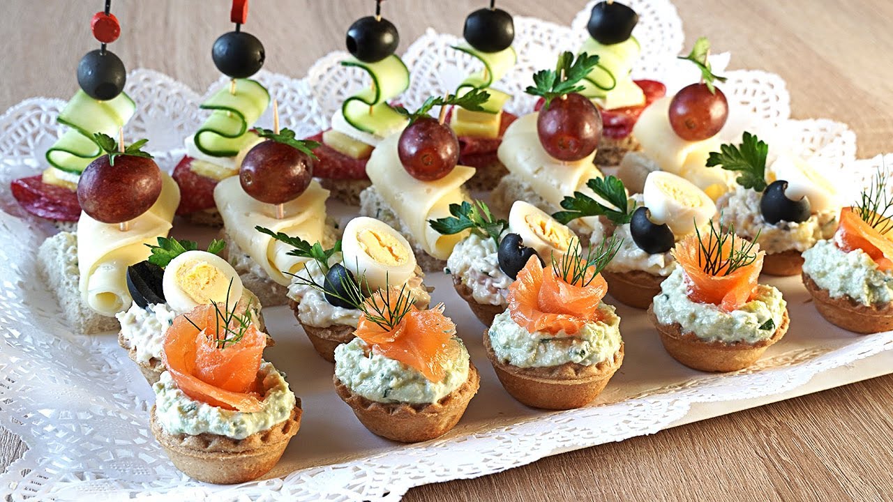 Canapés surtidos y fáciles de hacer para Navidad. Siempre que los hago gustan mucho
