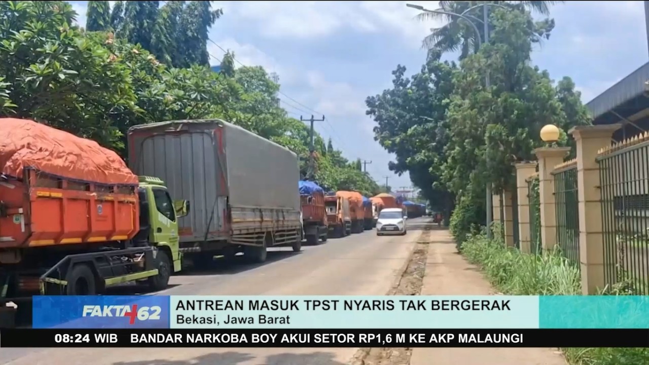 Antrean Truk Sampah Mengular Imbas Longsor di Bantargebang