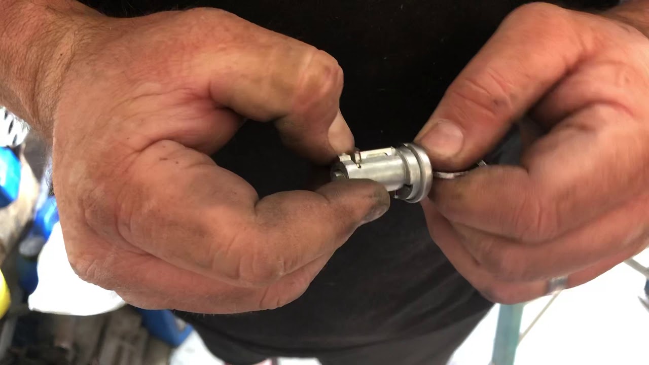 Replacing 1965 1966 mustang trunk lock cylinder
