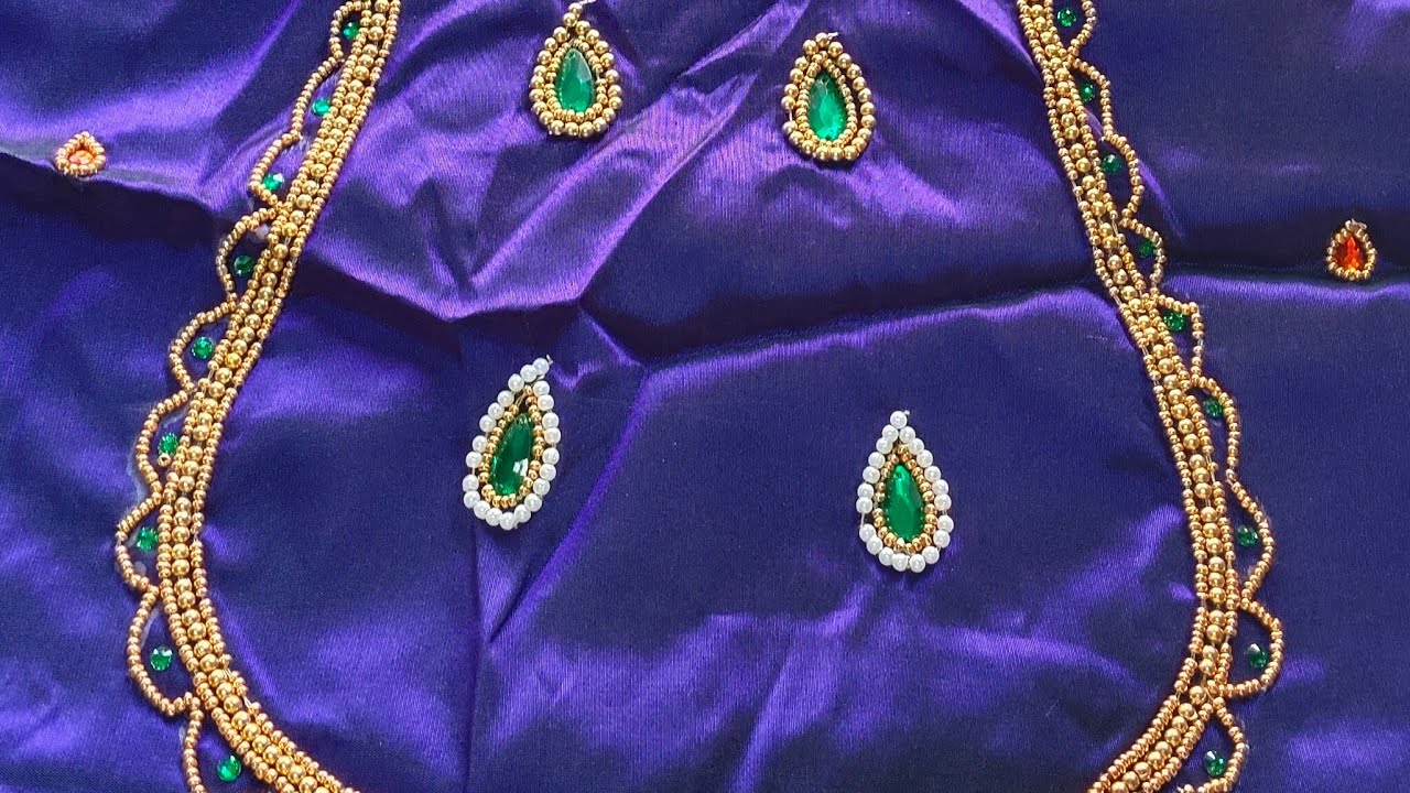 aaj ki live mein princess Plus work wala blouse ki cutting and stitching sikhaunga to please mis