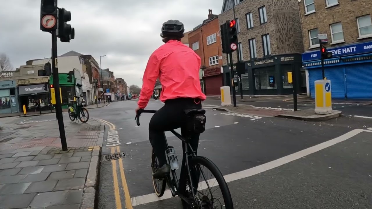 Cycle 1637 260208 0857 Shepherdess Walk- Bridport Pl 