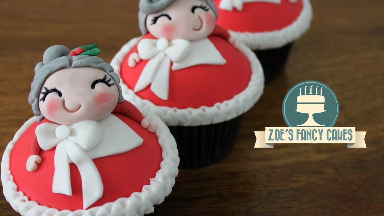 Christmas Mrs Claus cupcakes